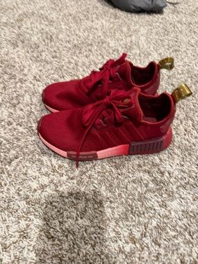 Adidas UltraBoost maroon ombre with gold accent 6.5 excellent condition!